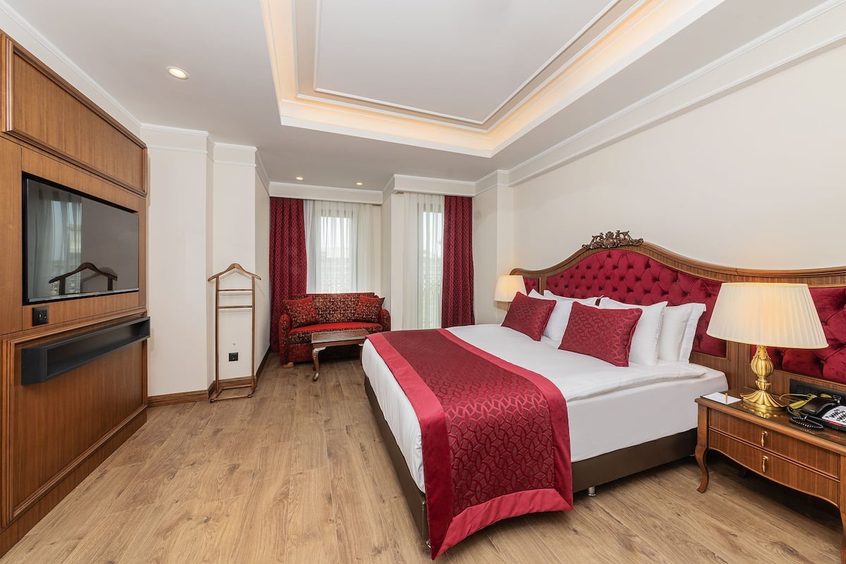 Twin Room, City View